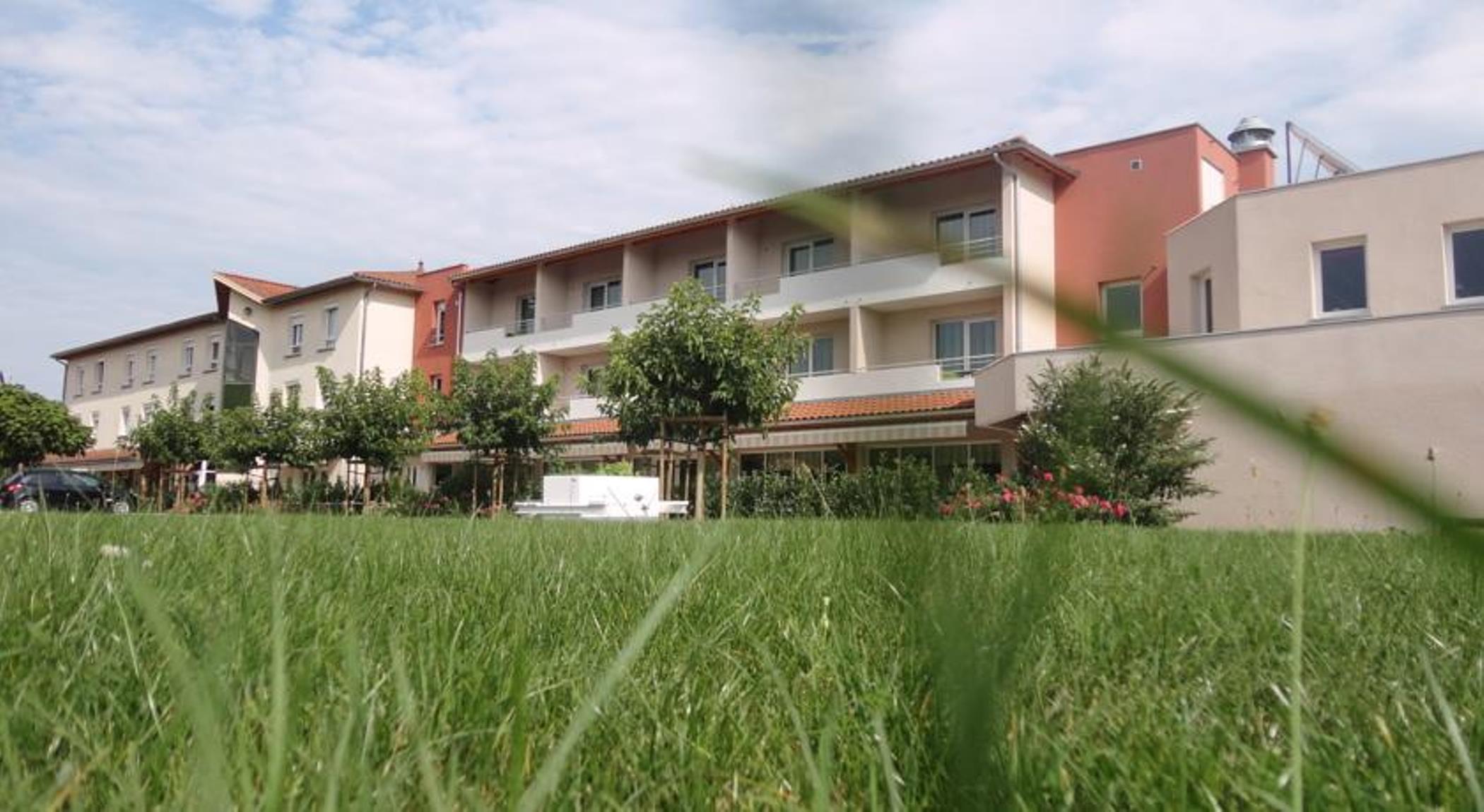 Hotel Le Chatard Sarcey Exterior foto