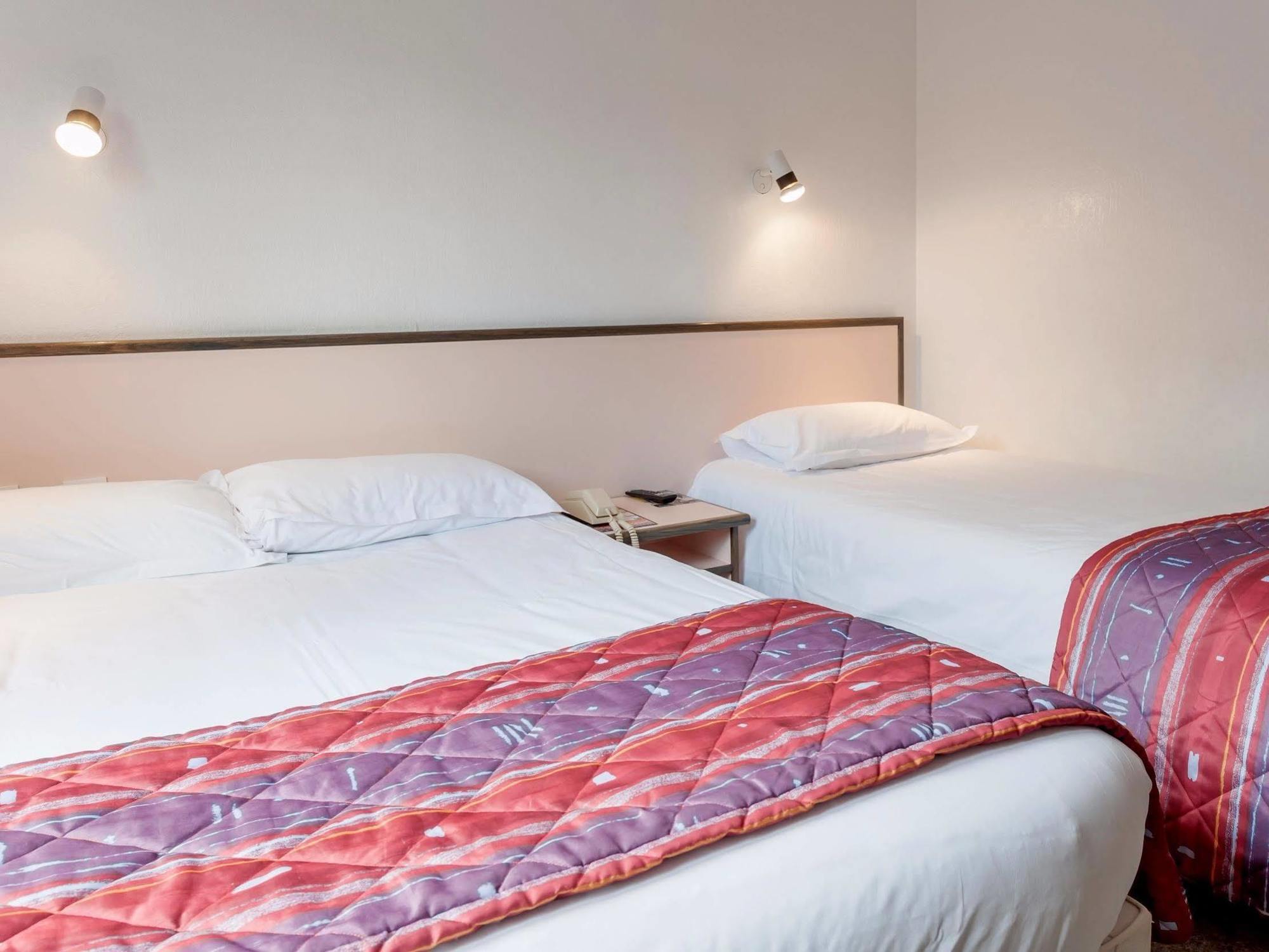 Hotel Le Chatard Sarcey Exterior foto